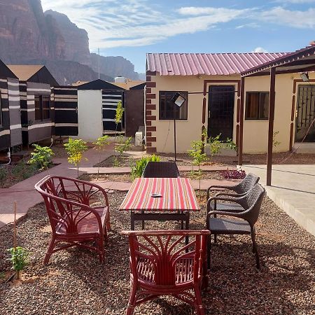 Wadi Rum Oryx Hostel & Tours Exteriör bild