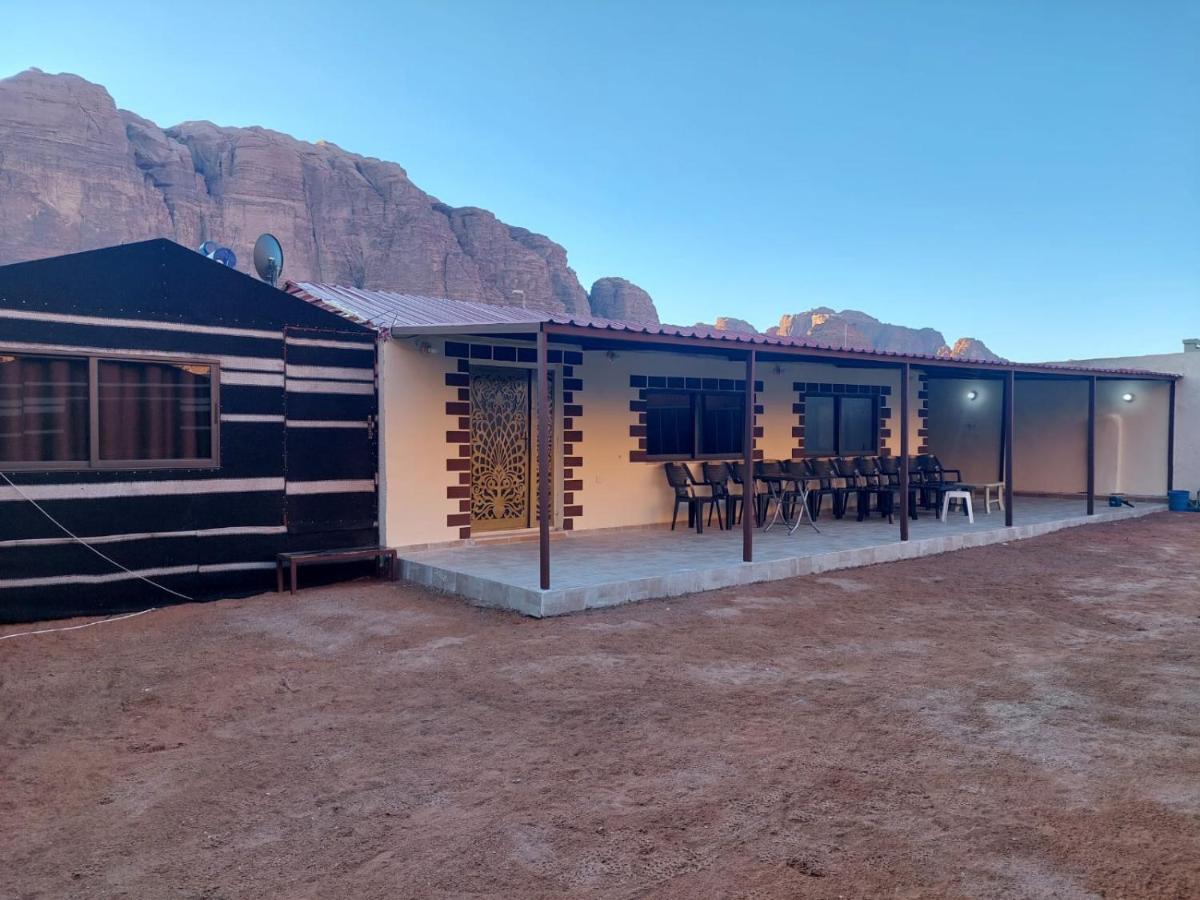 Wadi Rum Oryx Hostel & Tours Exteriör bild