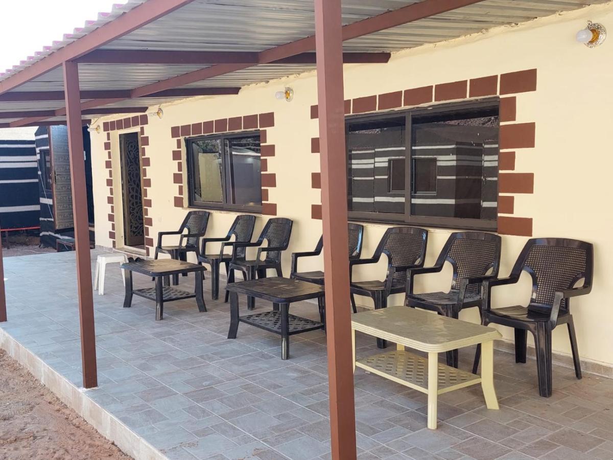 Wadi Rum Oryx Hostel & Tours Exteriör bild