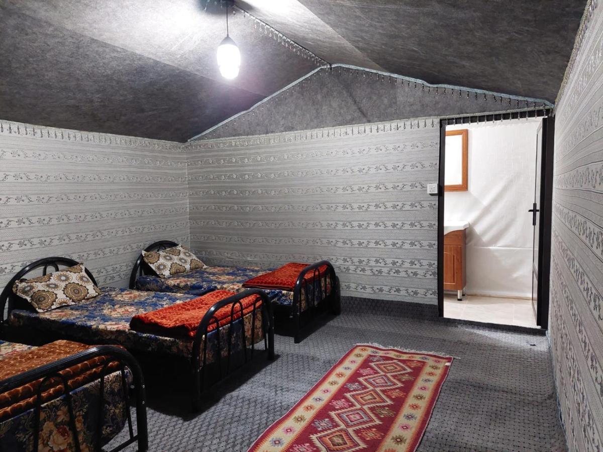 Wadi Rum Oryx Hostel & Tours Exteriör bild