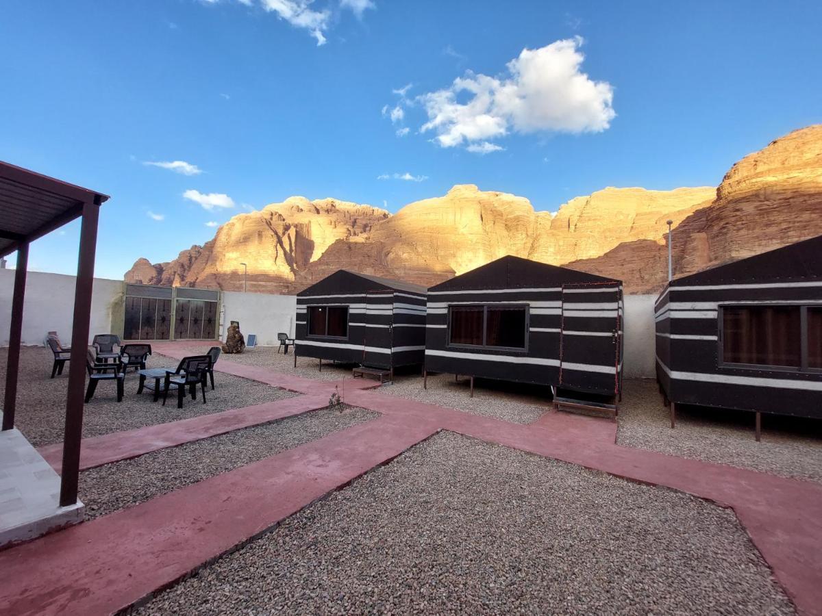 Wadi Rum Oryx Hostel & Tours Exteriör bild