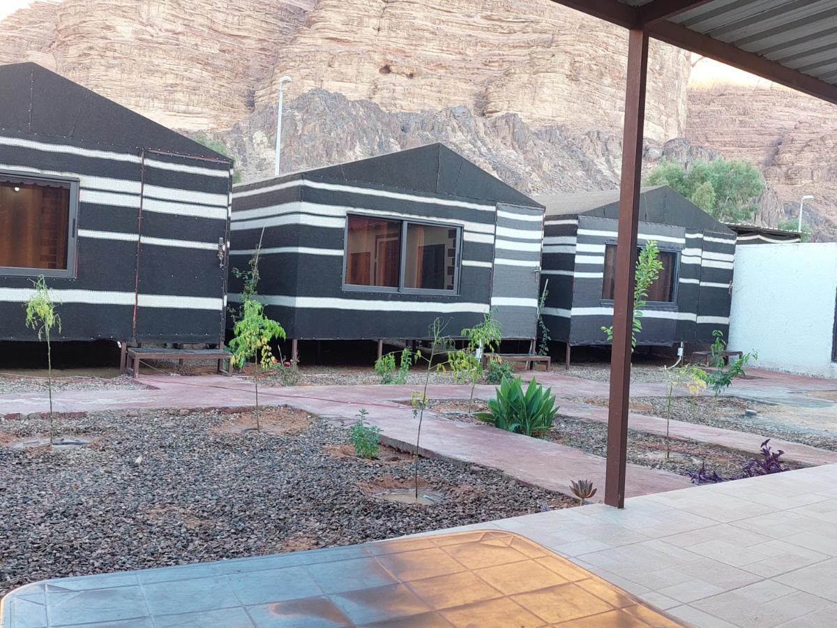 Wadi Rum Oryx Hostel & Tours Exteriör bild