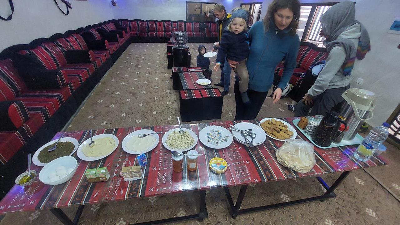 Wadi Rum Oryx Hostel & Tours Exteriör bild