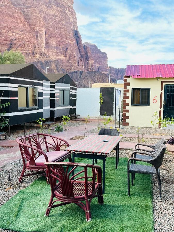 Wadi Rum Oryx Hostel & Tours Exteriör bild