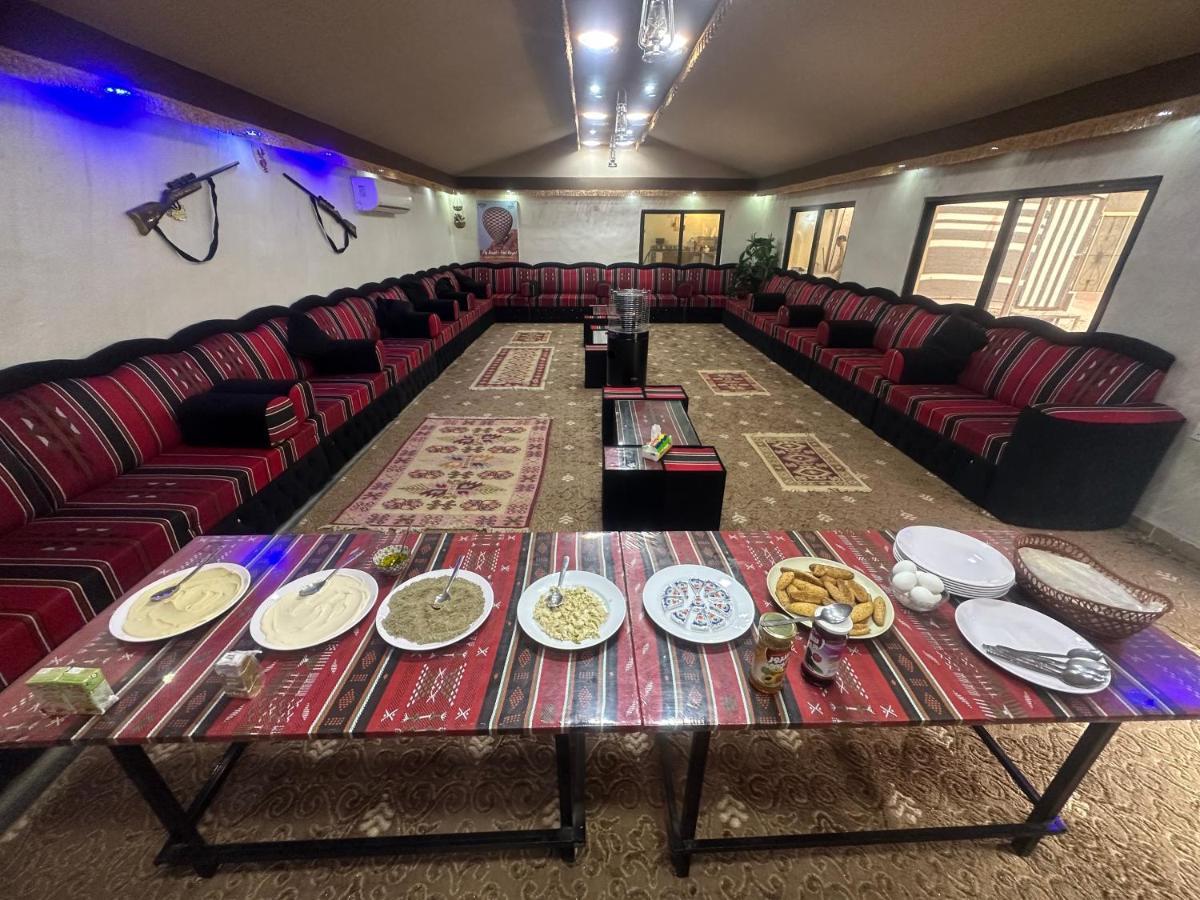 Wadi Rum Oryx Hostel & Tours Exteriör bild