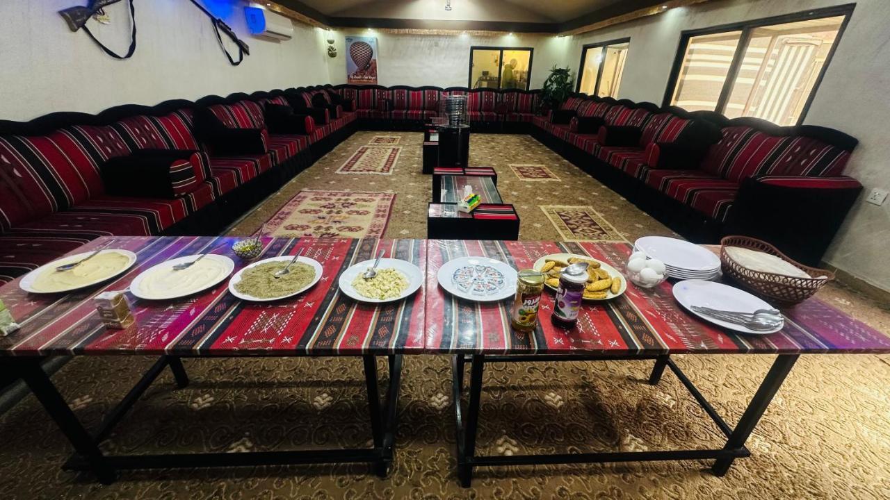 Wadi Rum Oryx Hostel & Tours Exteriör bild